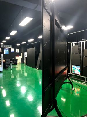 2K 4K HD แผงทีวี LED 135 &quot;163&quot; 216 &quot;หน้าจอทีวี LED ขนาดใหญ่สำหรับการประชุมในสำนักงาน